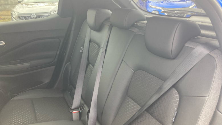 Nissan Juke 1.0 DiG-T N-Connecta 5dr Petrol Hatchback